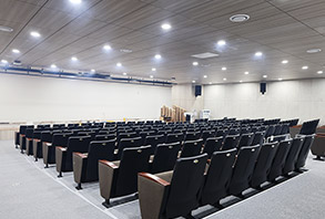 강당 전경 